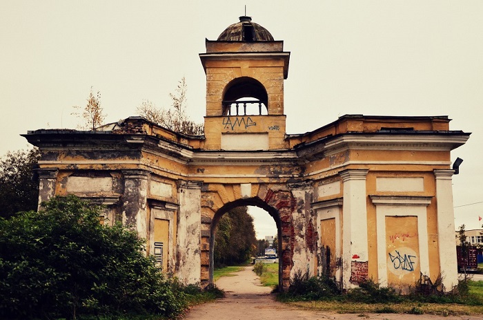 Александровские ворота Охтинских пороховых заводов